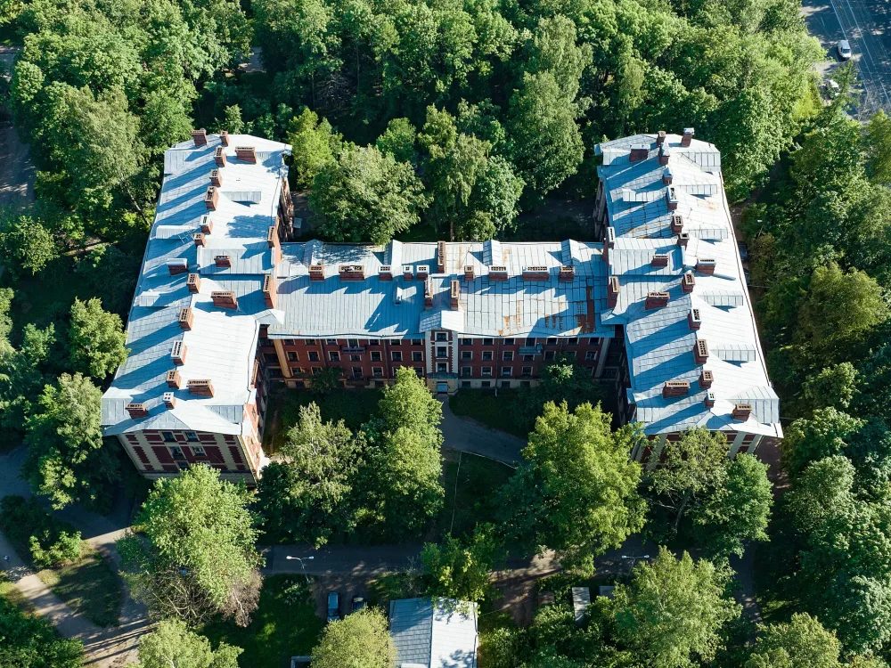 1-й профессорский корпус со служебным флигелем
