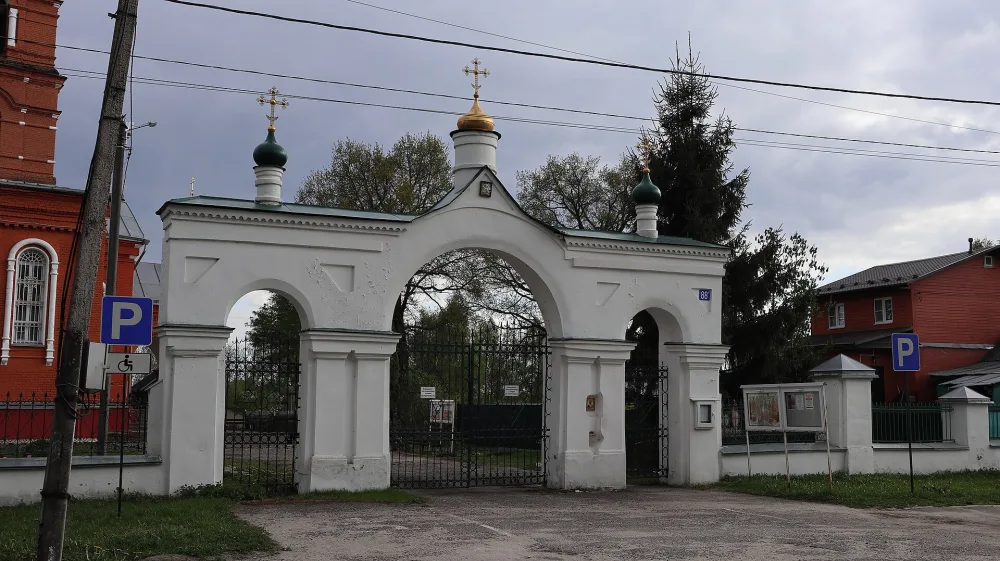 Ограда с воротами (Ново-Загарье)