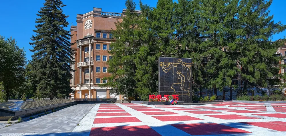 Мемориал уралмашевцам, погибшим в годы Великой Отечественной войны