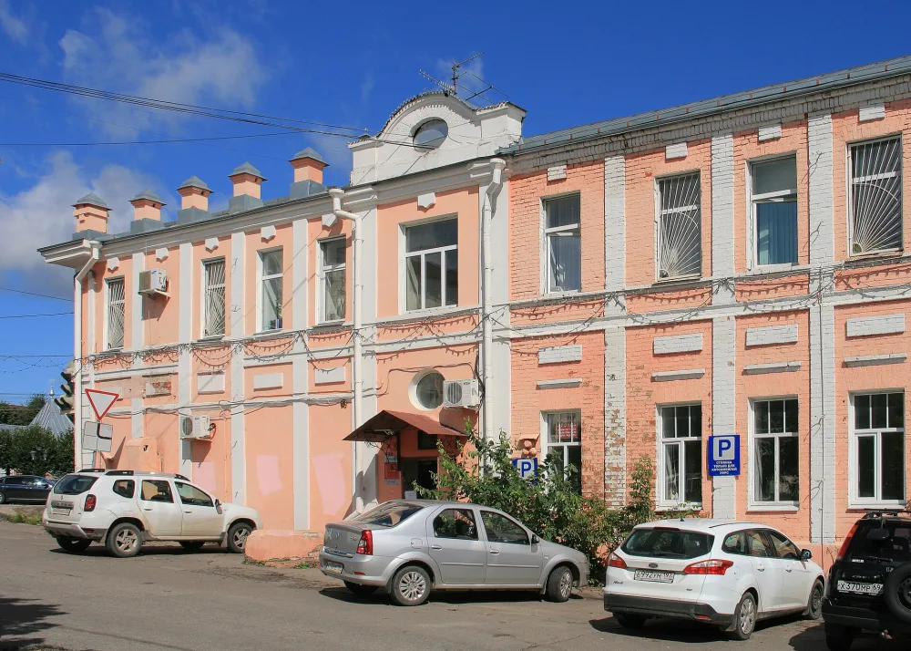 Советская площадь 11, Здание аптеки