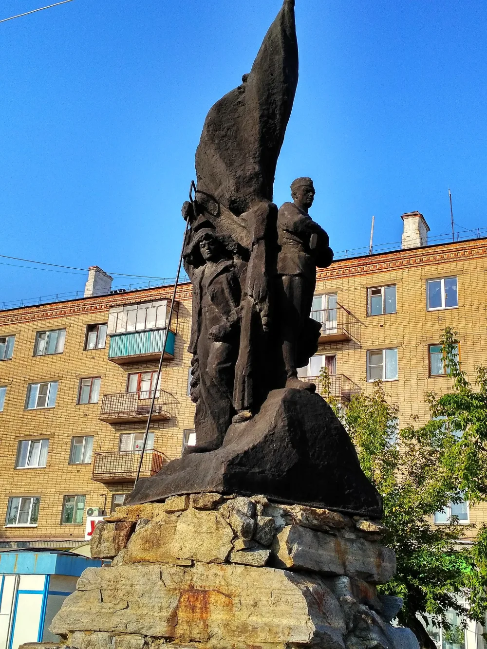 Монумент Ленинскому комсомолу (Касли)