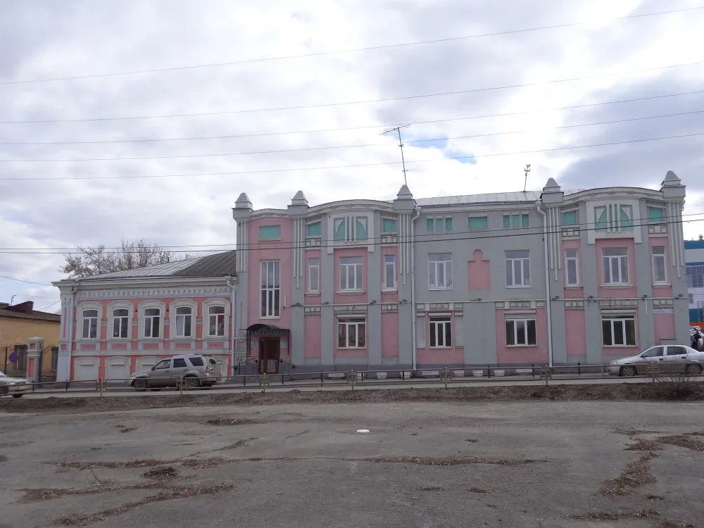 Дом Тронина