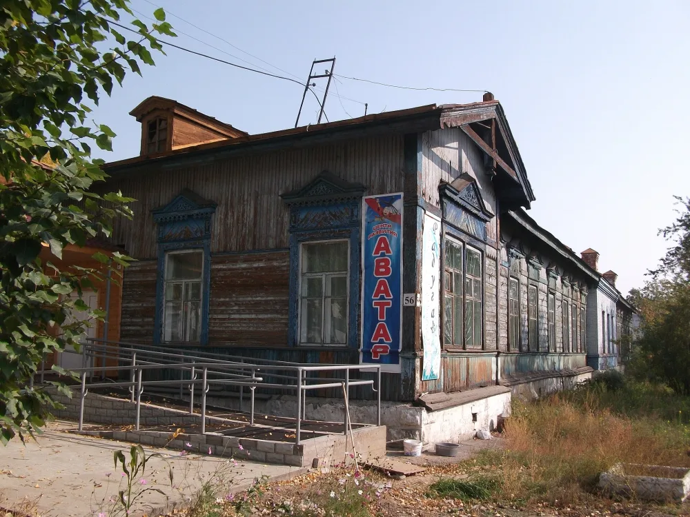 Здание бывшего железнодорожного училища, где в 1905-06 гг. размещался стачечный комитет и штаб рабочей боевой дружины (Улан-Удэ)