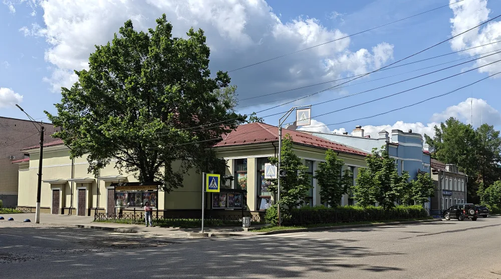 Успенский кинематограф (Луга)