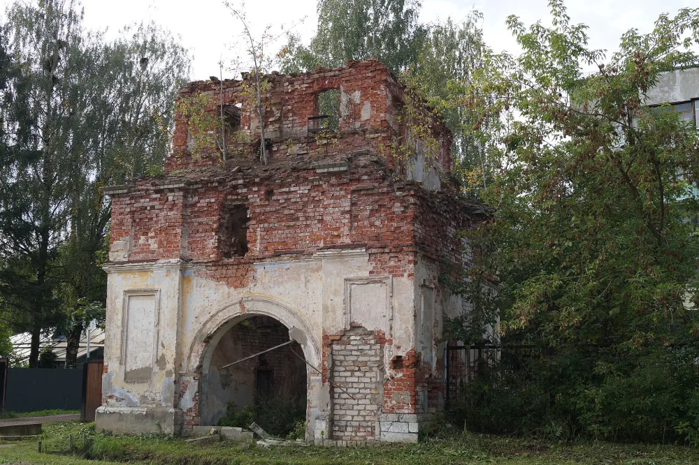 Ворота западные с часовней (Калязин)