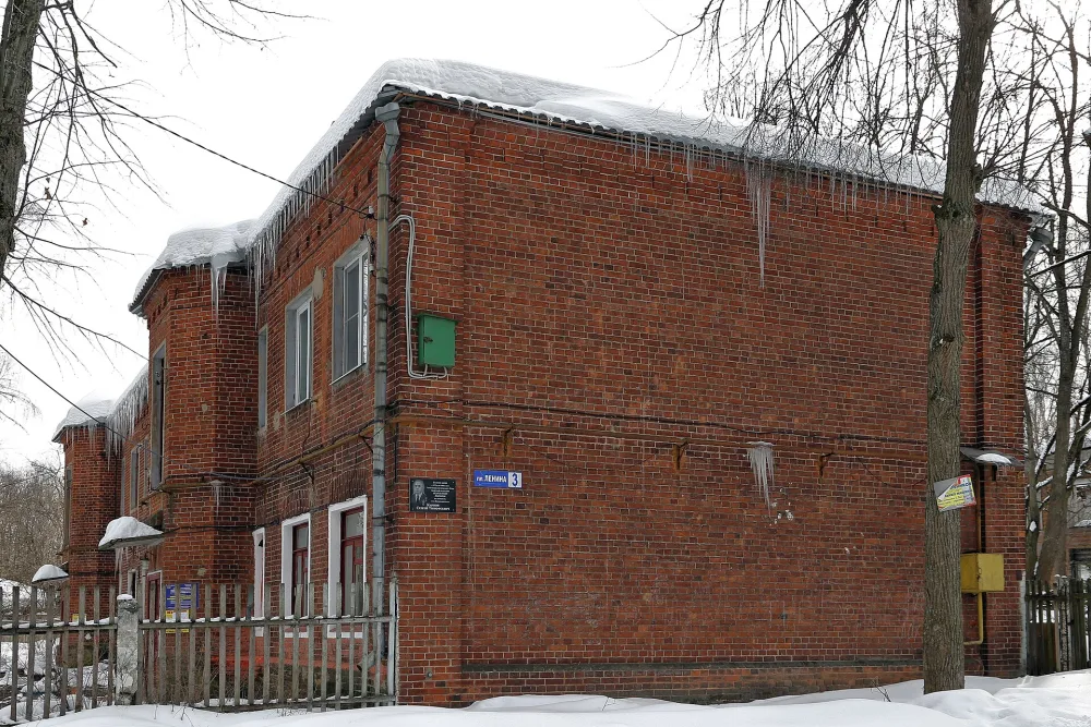 Жилой дом для служащих (Карабаново)