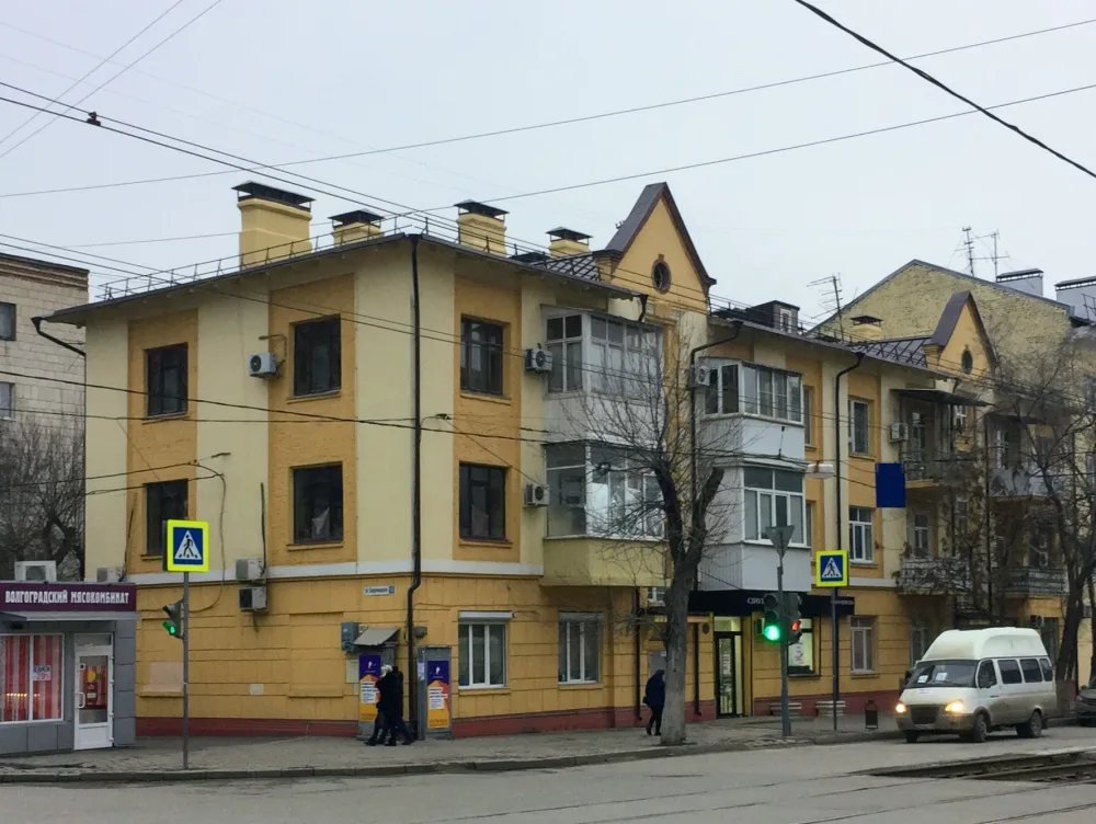 Жилой дом (Ворошиловский район)