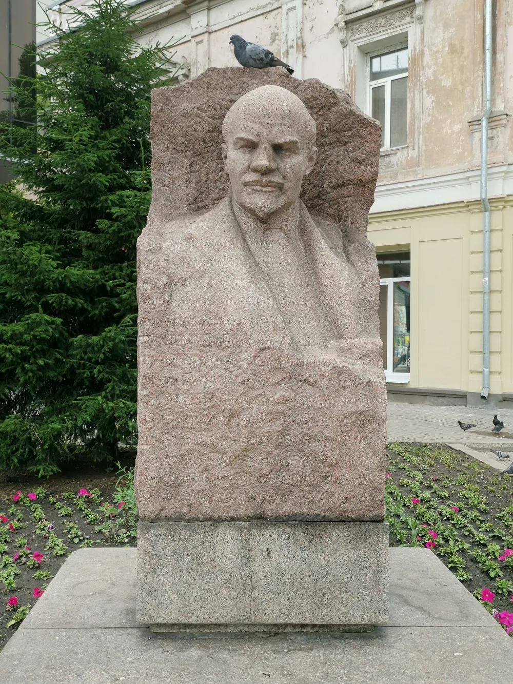 Бюст Ленина