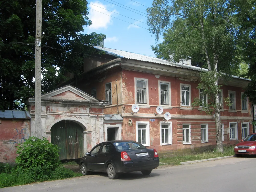 Жилой дом (Осташков)