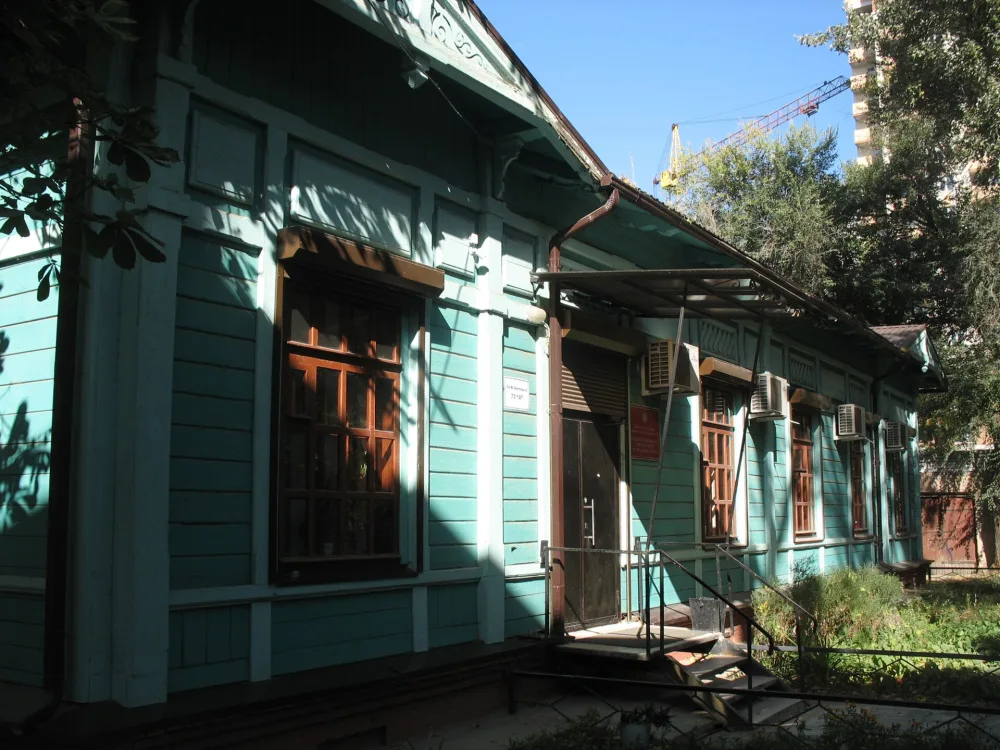 Флигель