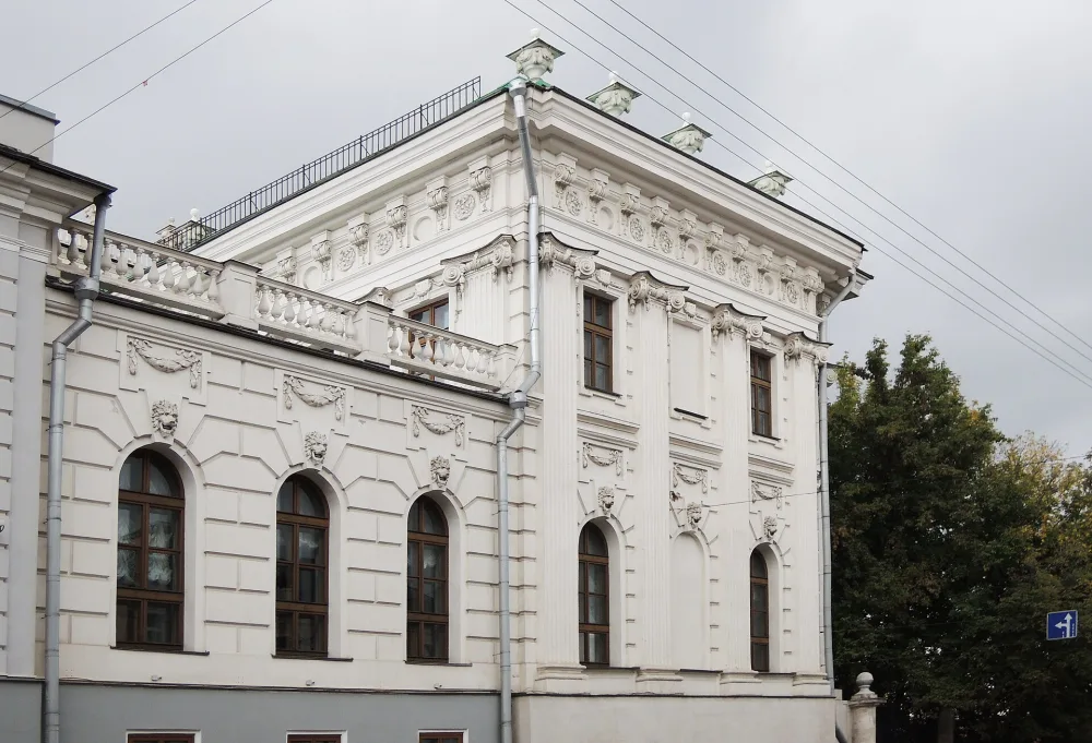 Южный боковой флигель (Арбат)