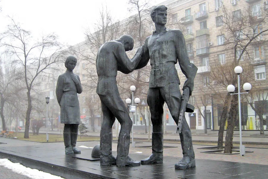 Памятник комсомольцам — защитникам Сталинграда (Центральный район)