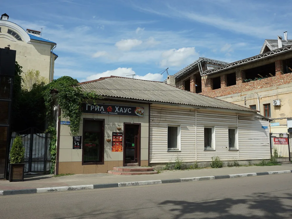 Флигель лечебницы (левый)