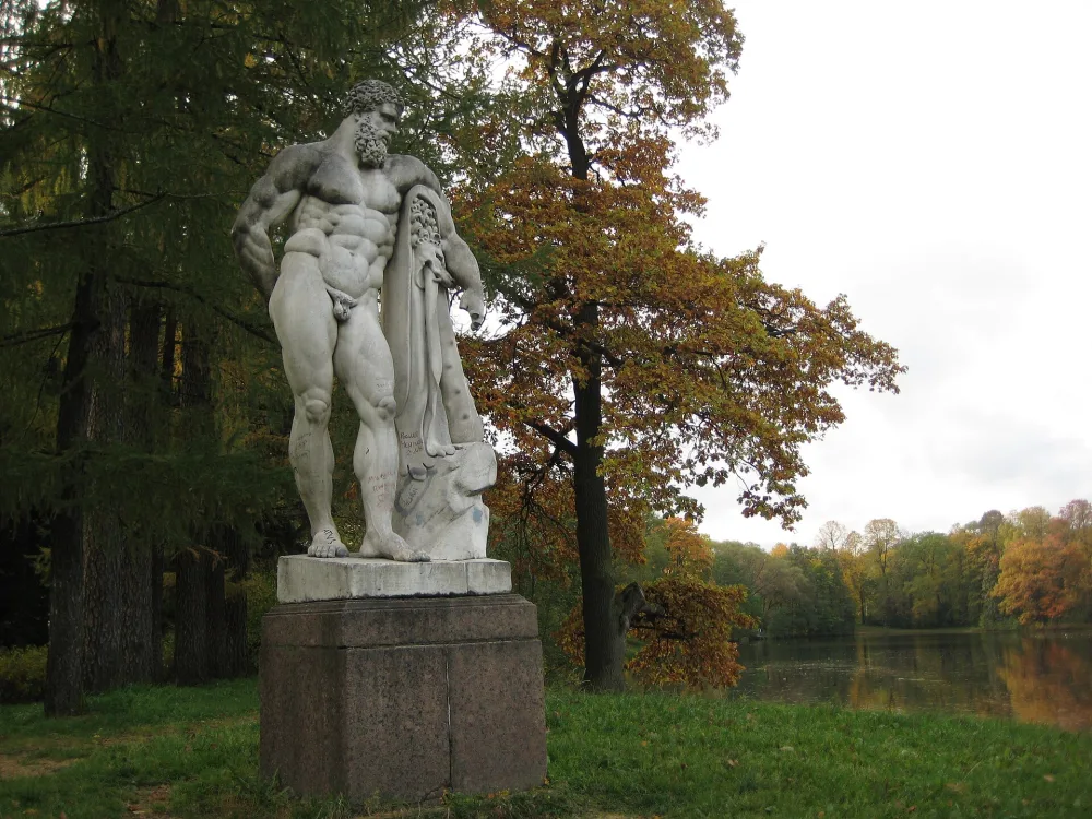 Скульптура «Геракл Фарнезский»