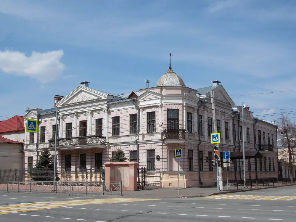 Особняк с лепниной в интерьере (Казань)