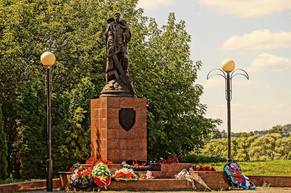 Памятник Воину-освободителю (Серпухов)