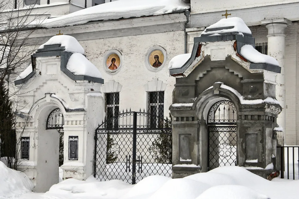 Ограда с воротами (Картмазово)
