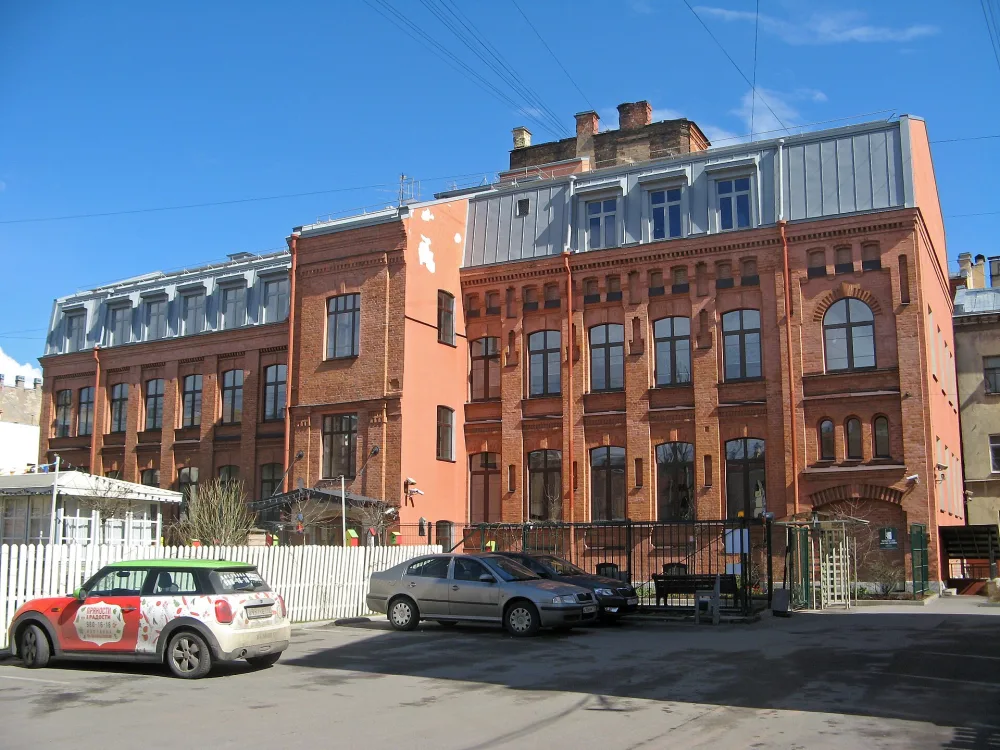 Здание фабрики братьев Бух