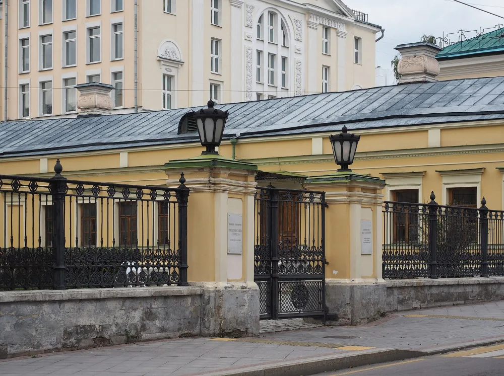 Спартаковская улица 9 строения 1 2, Ограда с воротами