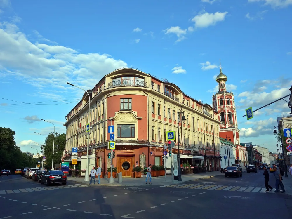 Доходный дом Высокопетровского монастыря (Тверской)