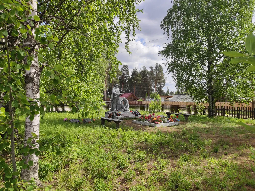 Братская могила советских воинов (Тикша)