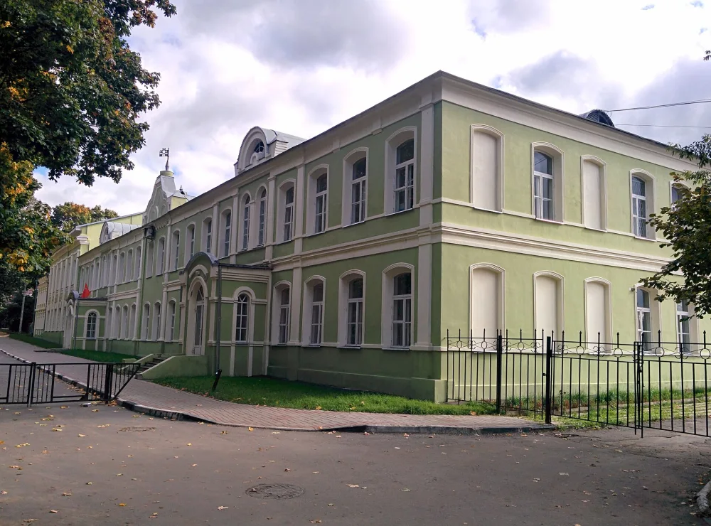 Мужская гимназия с церковью Александра Невского (Сергиев Посад)