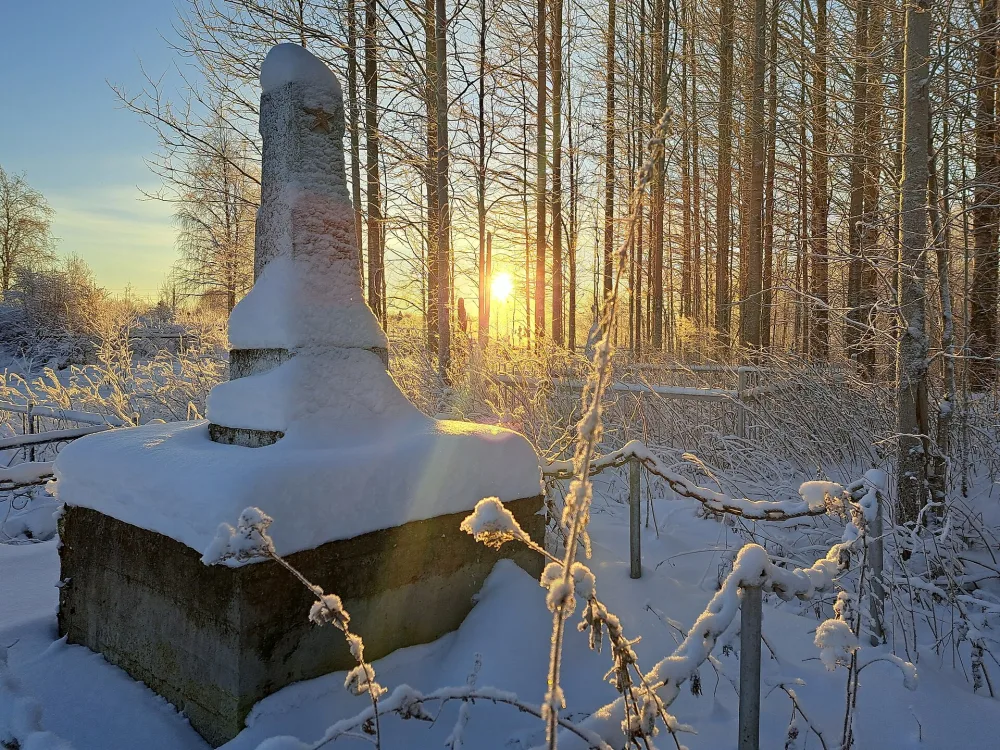 Братские могилы красных партизан, убитых белогвардейцами в 1919 г. (Петровский с/с)