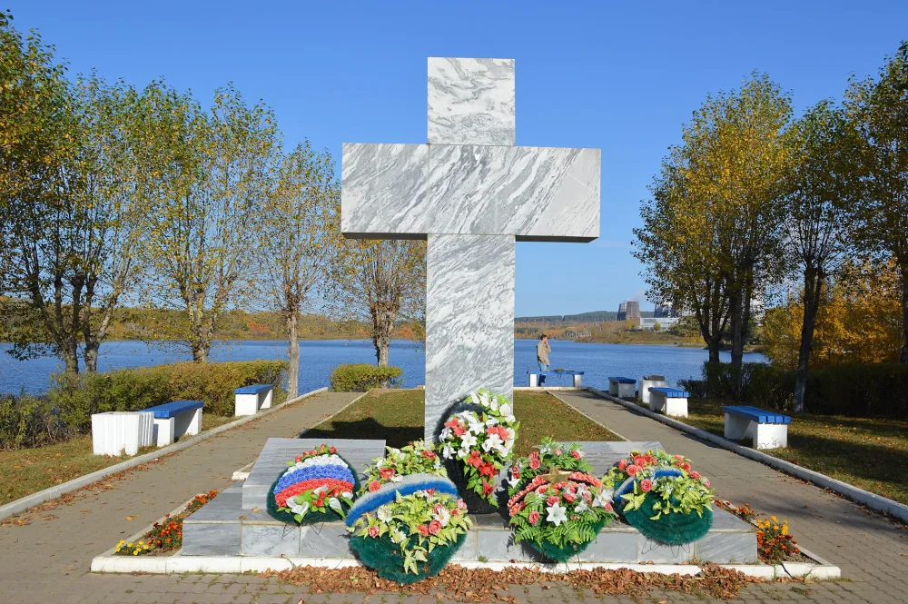 Мемориал в память строителей Богословского алюминиевого завода и Богословской ТЭЦ