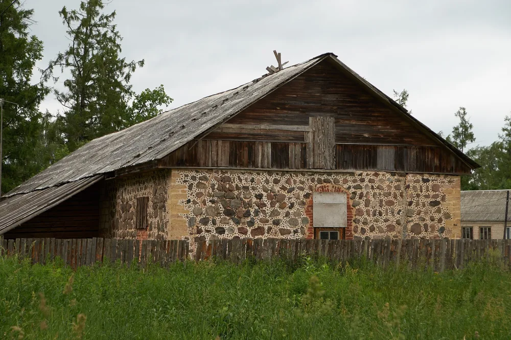 Конюшня (Дружноселье)