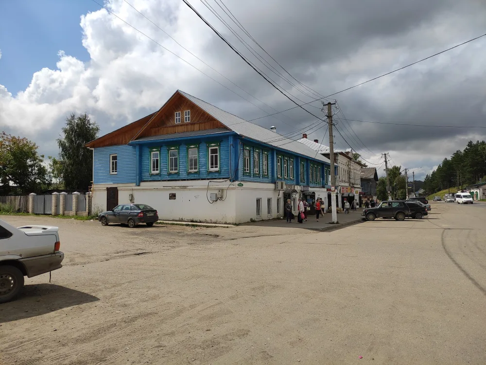Жилой дом с лавками Гусева