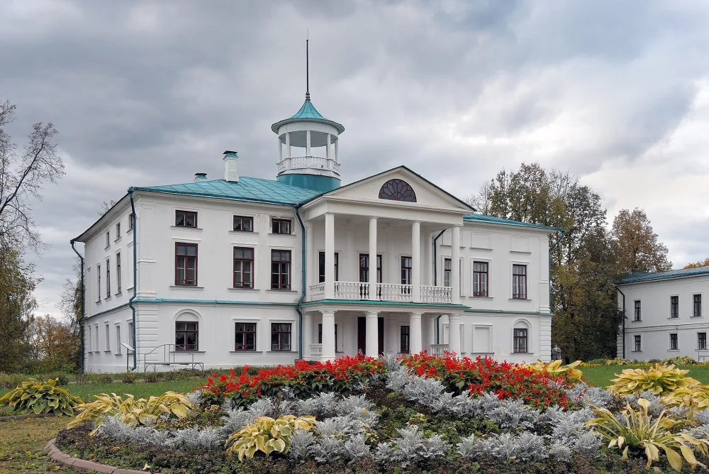 «Большой» дом (Карабиха)