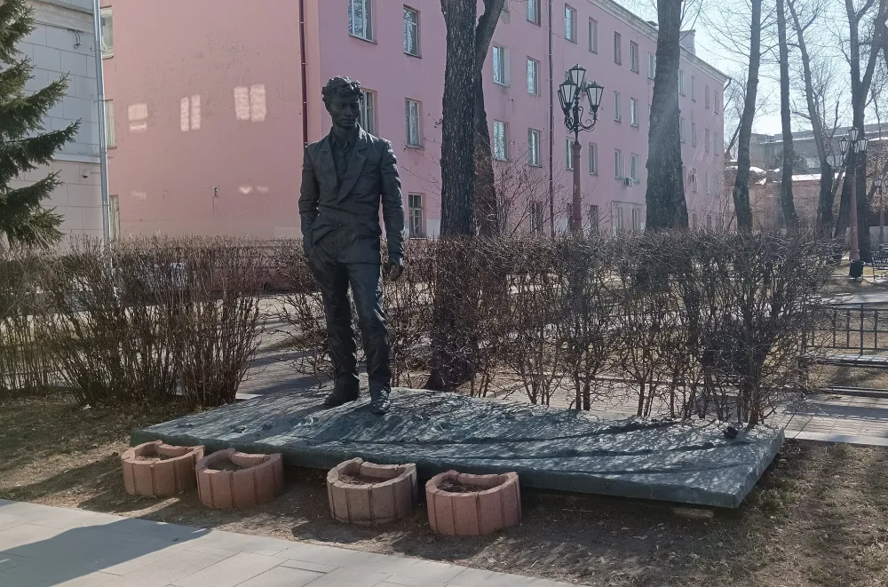 Памятник Вампилову (Иркутск)