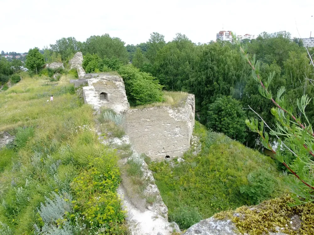 Старая (Отводная) башня (Ивангород)