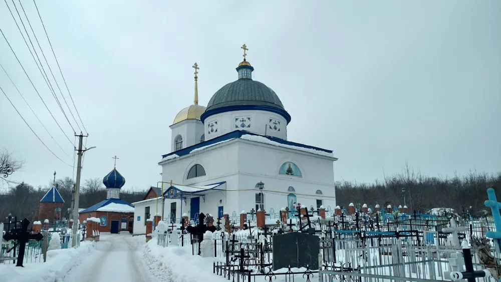 Церковь Успения c фресками и барочным иконостасом