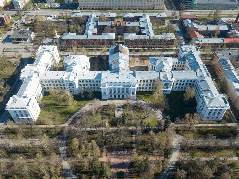 Главное здание