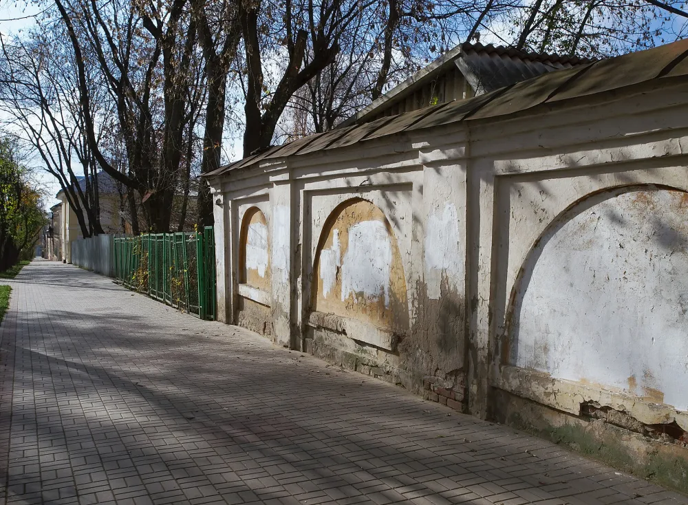 Ограда с воротами (Калуга)
