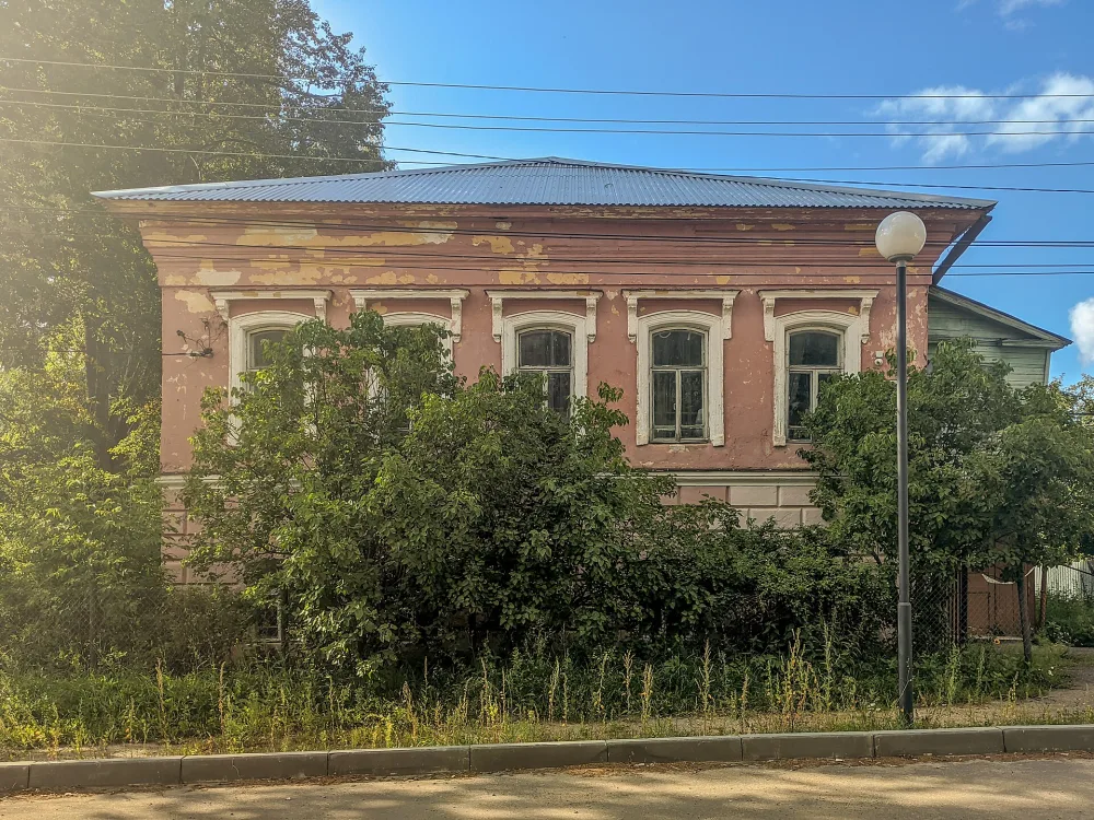 Жилой дом (Красное-на-Волге)