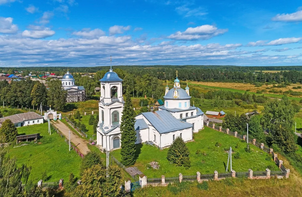 Ансамбль Ризоположенской (Макарьевской) церкви (Парфеньево)