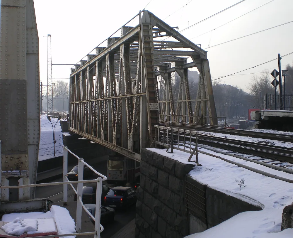 Four bridges on three support