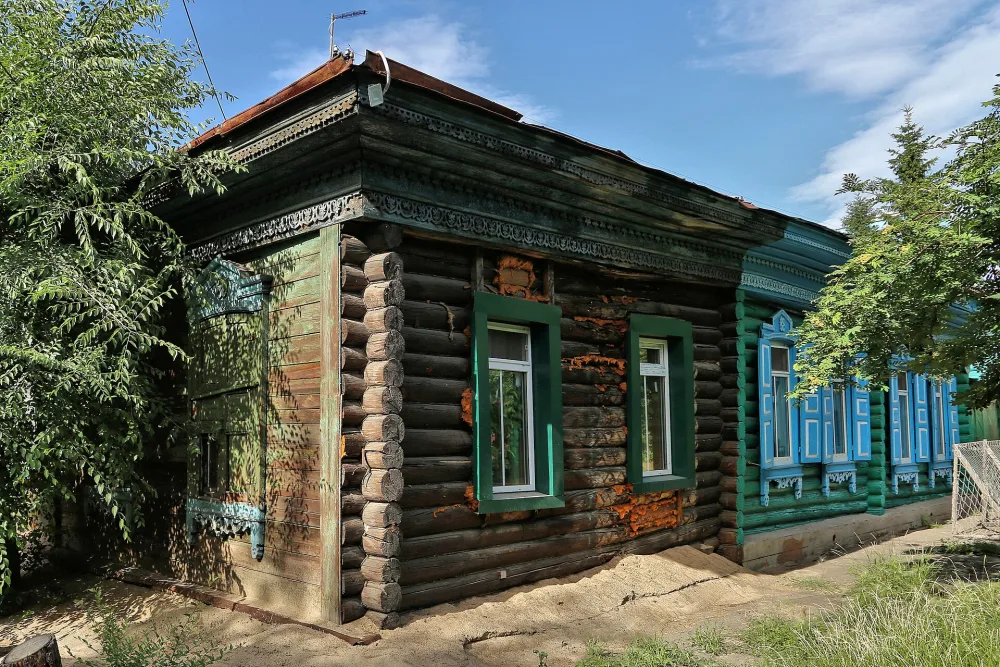 Жилой дом, образец застройки улицы (Омск)