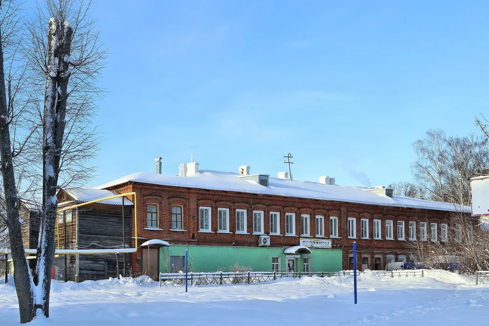 Южный многоквартирный дом для служащих (Фурманов)