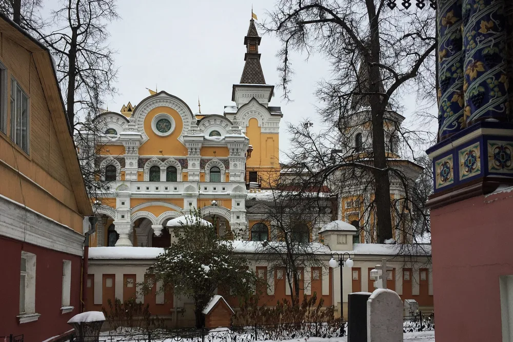 Теремок и ограда с башнями (Ново-Переделкино)