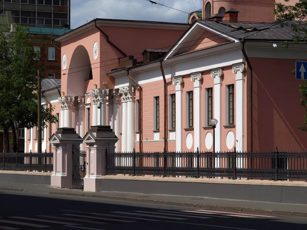 Дом Лобанова-Ростовского с интерьерами (Красносельский)