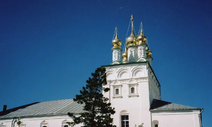 Церковь Успения Пресвятой Богородицы с колокольней (Макарьево)