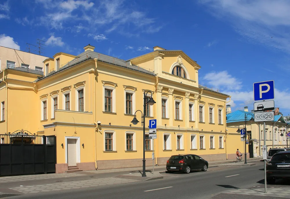Пятницкая улица 44 c1 и 46 с1