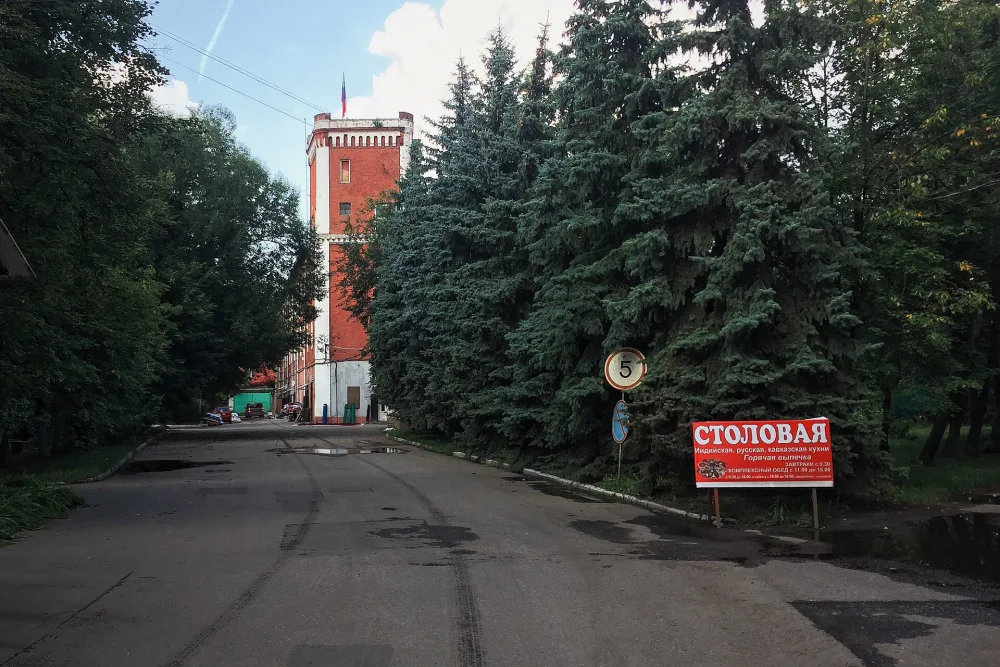 Главный корпус с водонапорной башней (Ростокино)