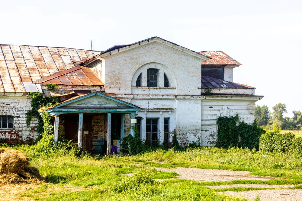 Угловые манежи (четыре) (Починки)