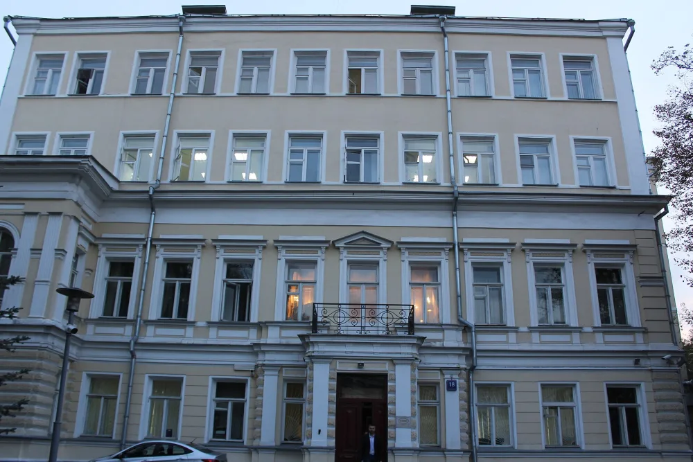 улица Бахрушина 18 c1