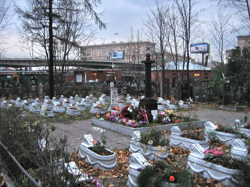 Братские могилы советских воинов, погибших в Великую Отечественную войну