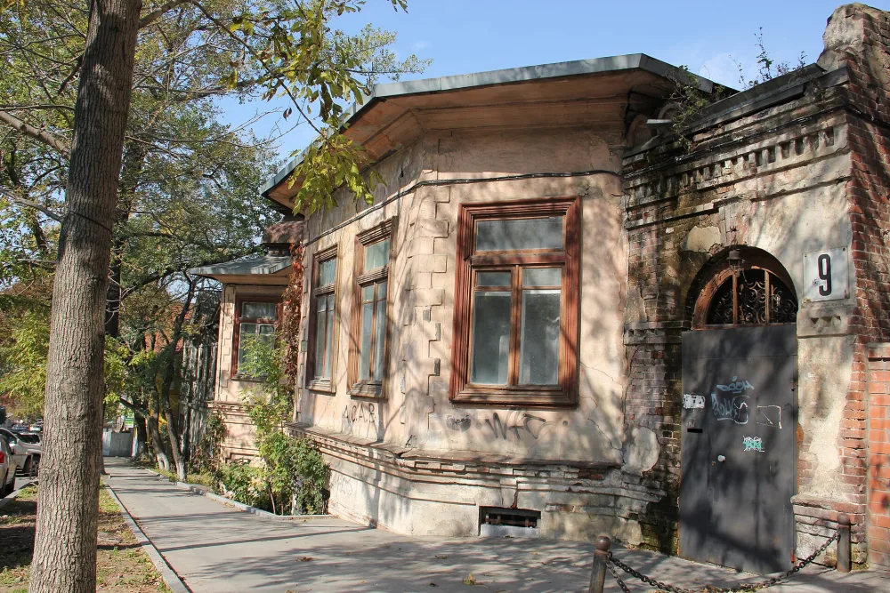 Улица прапорщика Комарова 9 с3